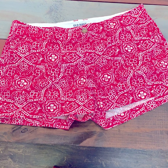Old Navy Pants - 3 FOR $20 Old Navy Pink & White Shorts Size 4